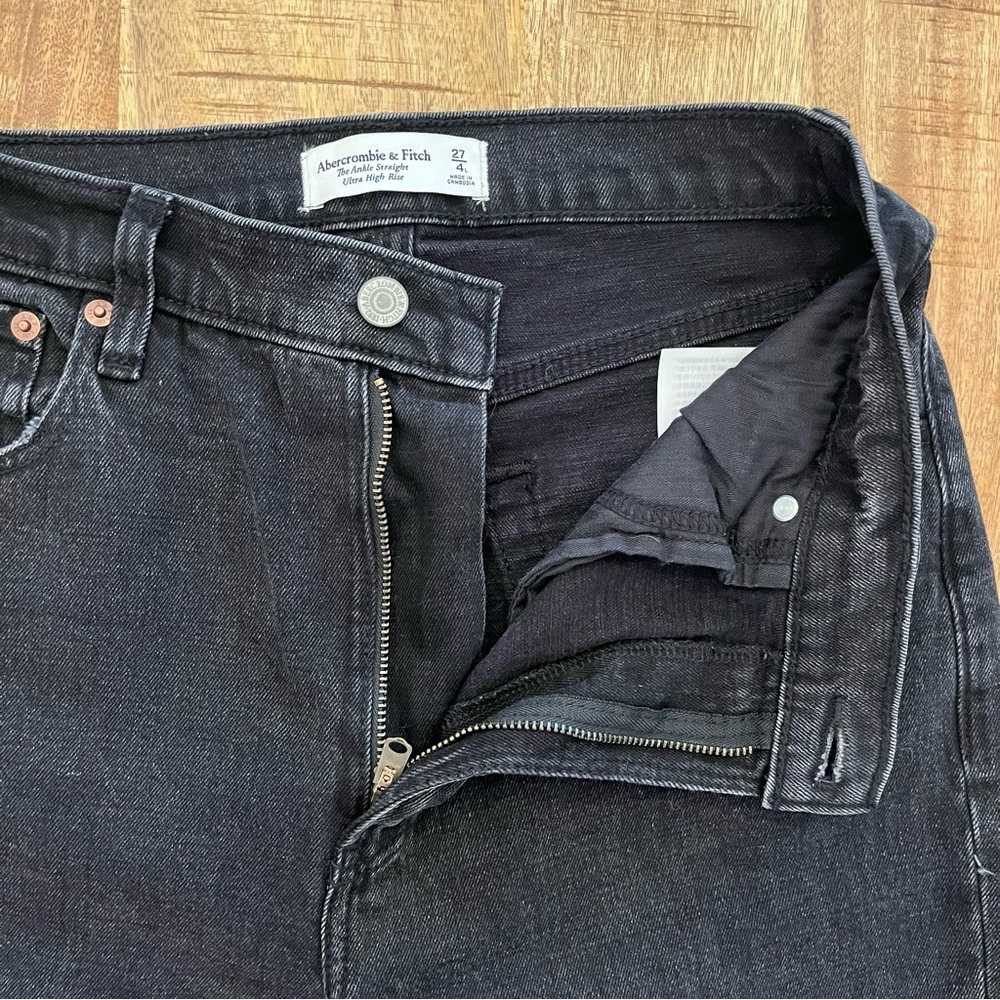 Abercrombie & Fitch Ankle Straight Jeans 27 4 Ultra High Rise Black Distressed - Picture 5 of 14